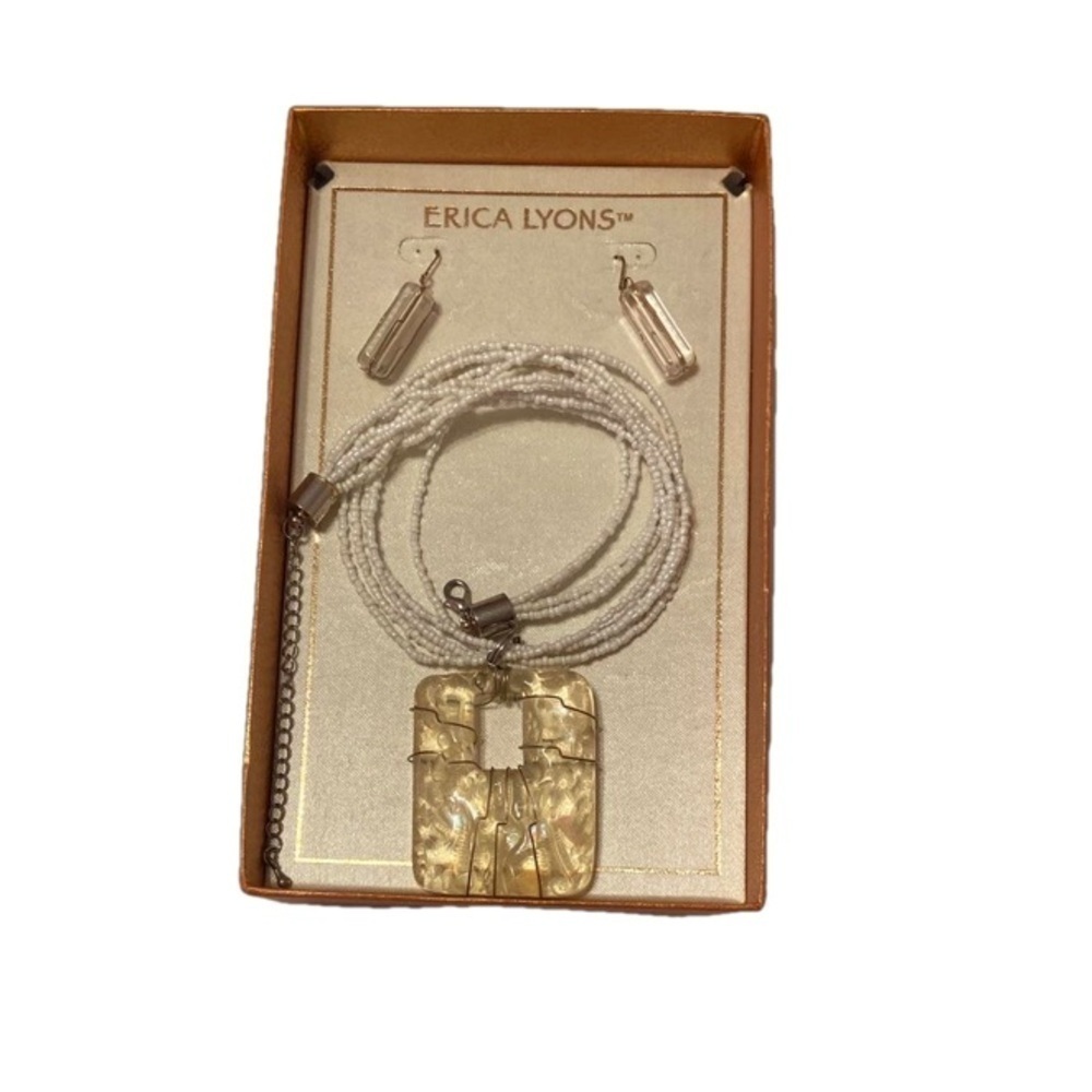 Erica Lyons Cream & White Lucite with Mother of Pearl Pendant and Earring Set
